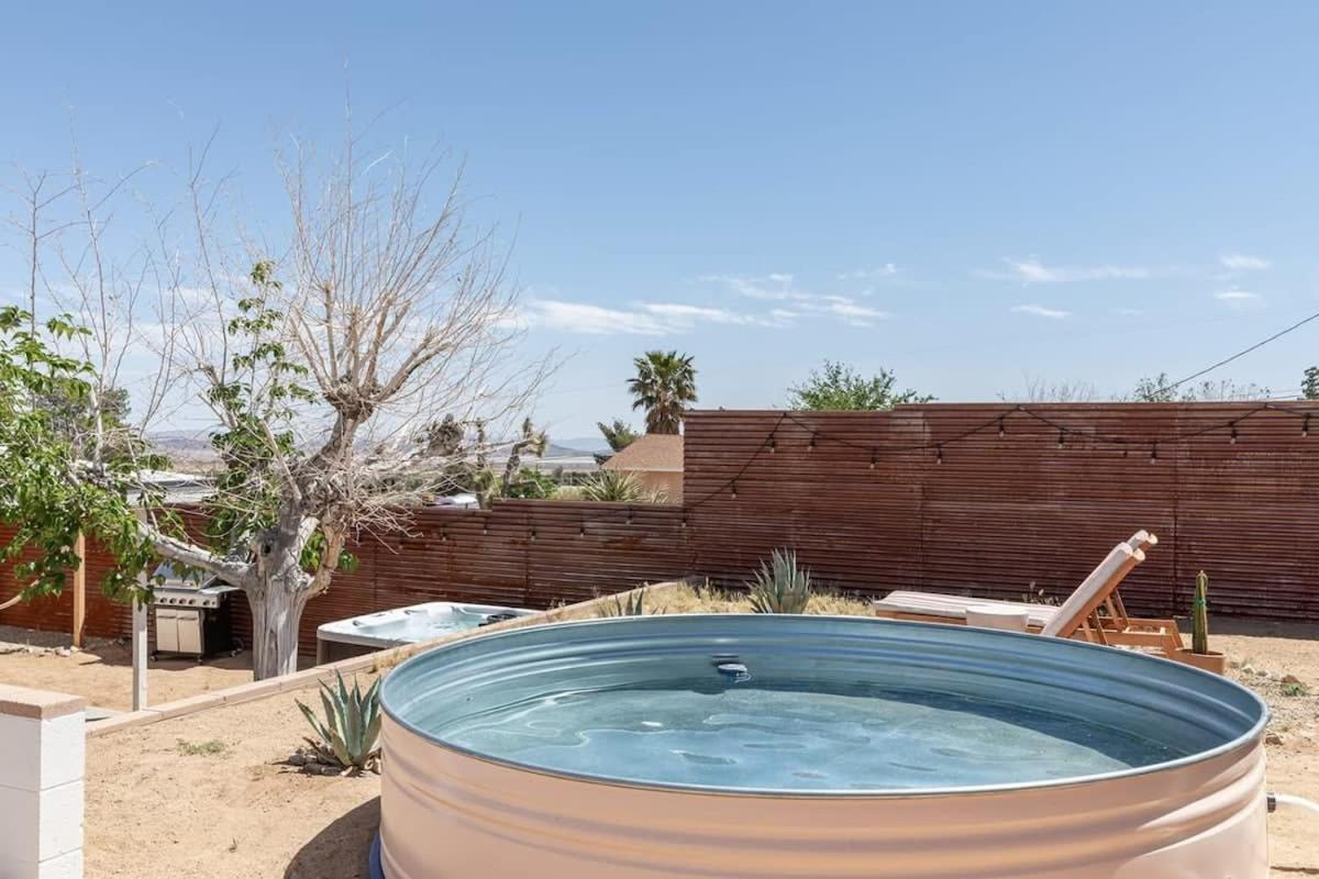 Joshua Tree - Le Tout Petit W Hot Tub Exterior foto